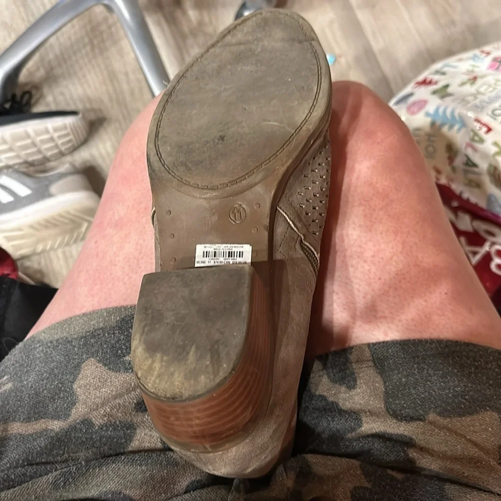 Torrid women ankle boots. Taupe, perforated, Size 11 - Picture 4 of 13